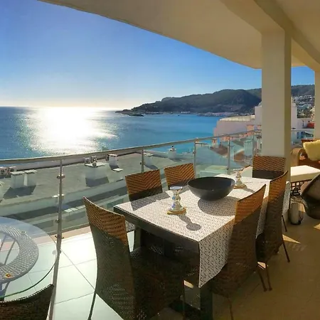 Cali Deluxe Holidays, Bed and Breakfast