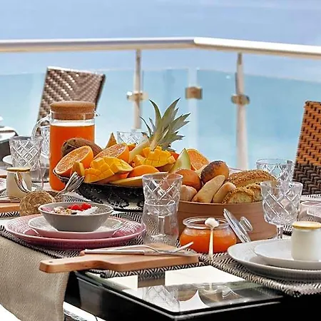 Bed & Breakfast Cali Deluxe Holidays, Sesimbra