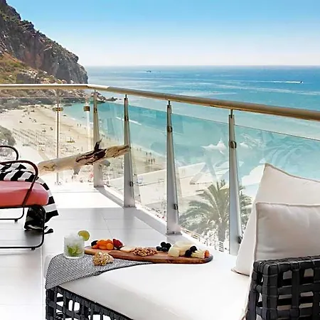 Cali Deluxe Holidays, Bed & Breakfast
