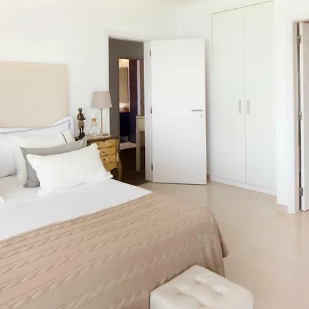 Cali Deluxe Holidays, Bed & Breakfast