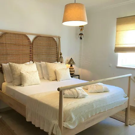 Cali Deluxe Holidays, Frühstückspension