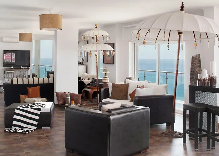 Alojamento de Acomodação e Pequeno-almoço Cali Deluxe Holidays, Sesimbra